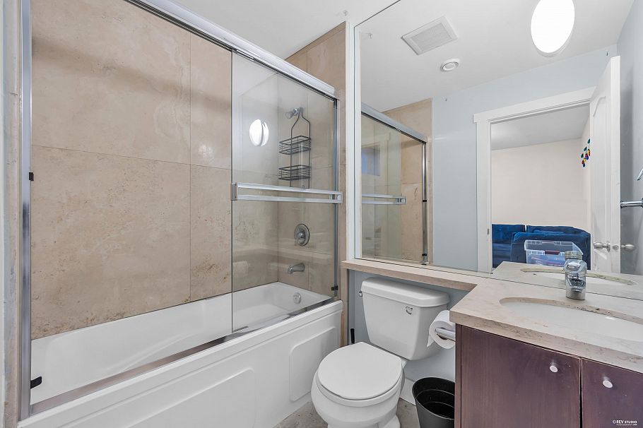 2483 W 22nd Avenue Vancouver, BC - 24