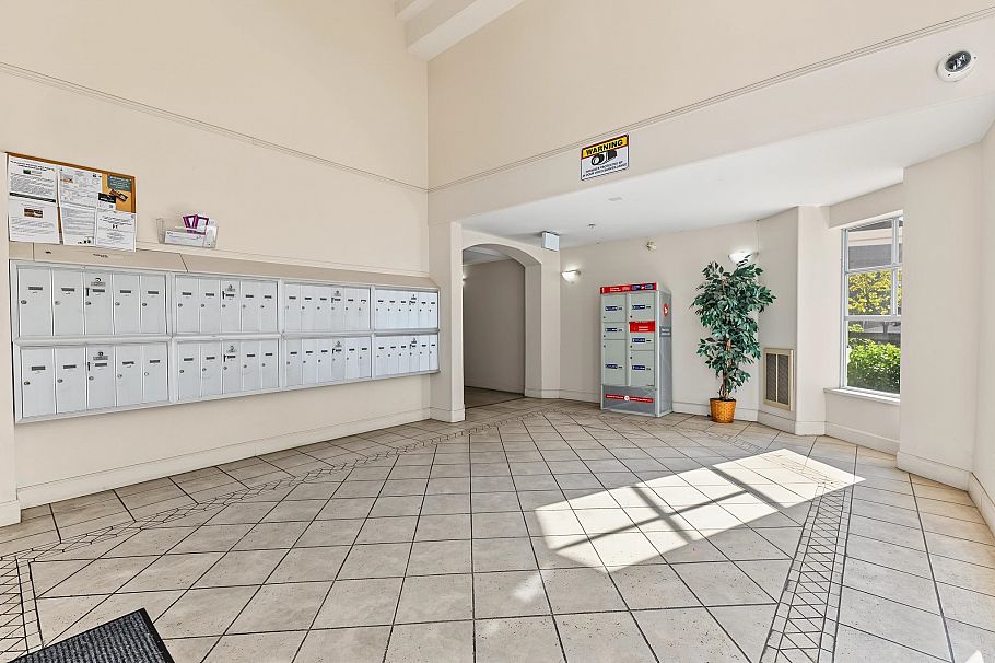 302 3638 Rae Avenue Vancouver, BC - 30