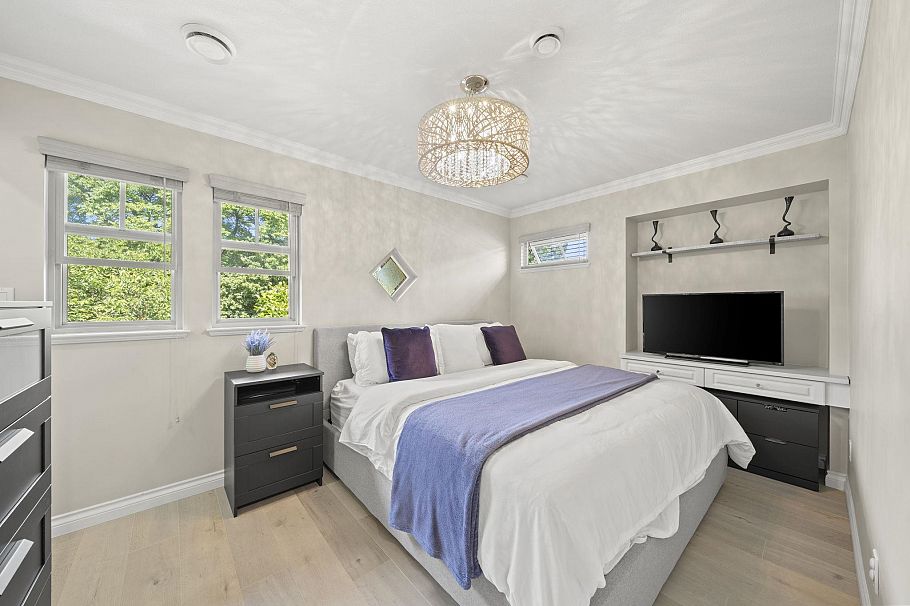 1252 E 11th Avenue Vancouver, BC - 14