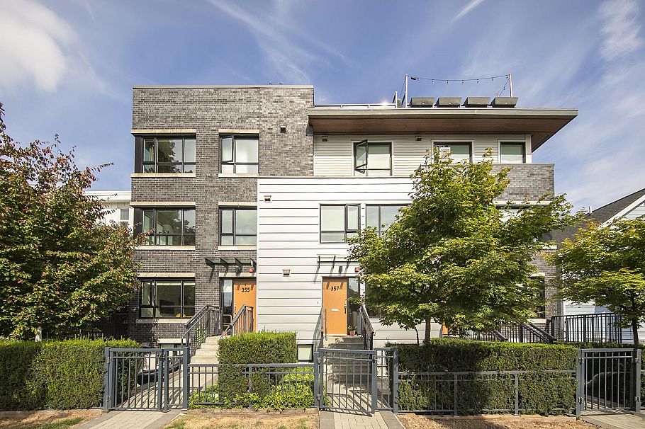 357 E 16th Avenue Vancouver, BC - 1