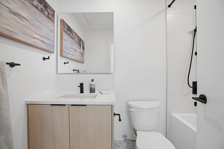 204 333 St. Davids Avenue North Vancouver, BC - 28