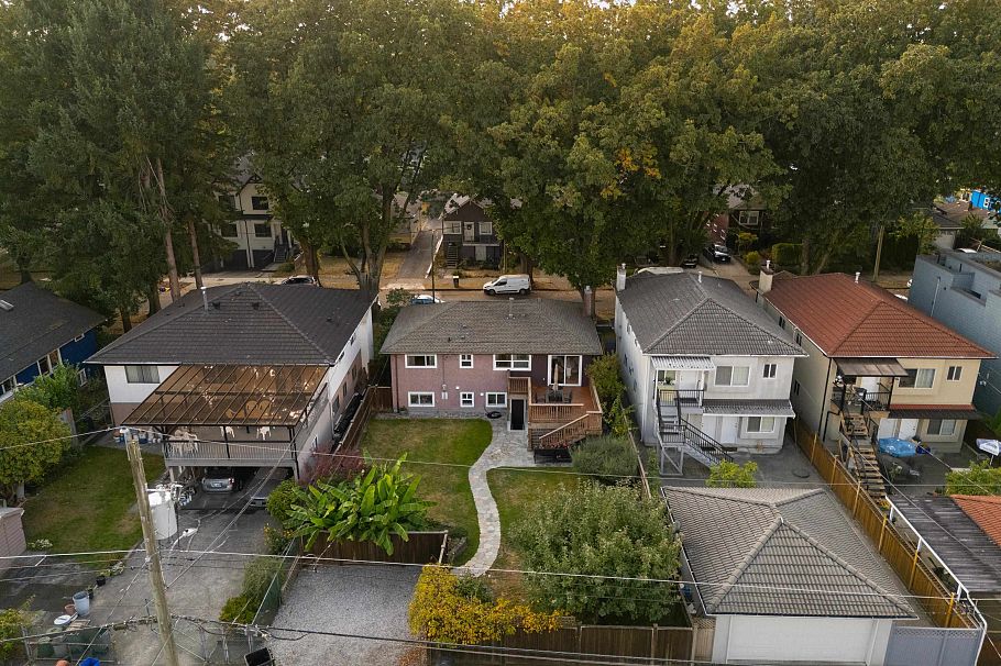 841 E 21st Avenue Vancouver, BC - 38