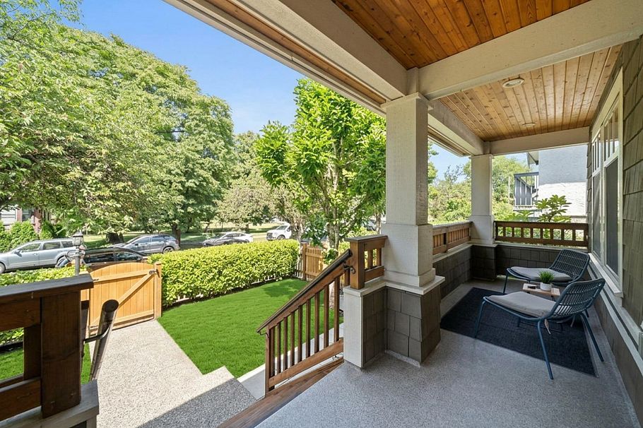 1252 E 11th Avenue Vancouver, BC - 3