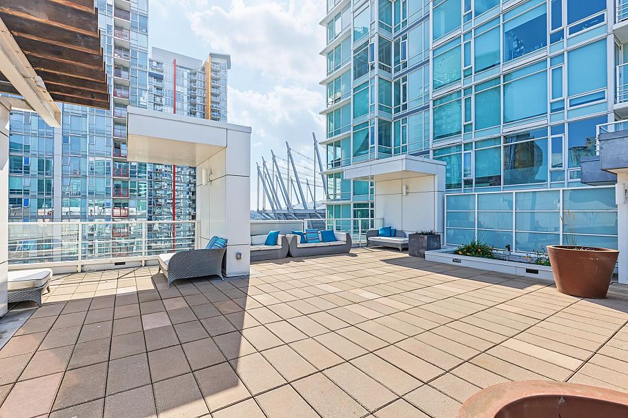 315 161 W Georgia Street Vancouver, BC - 24