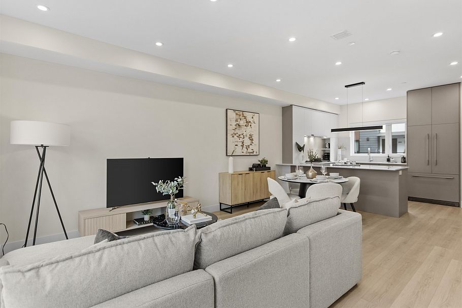311 342 Mountain Highway North Vancouver, BC - 11