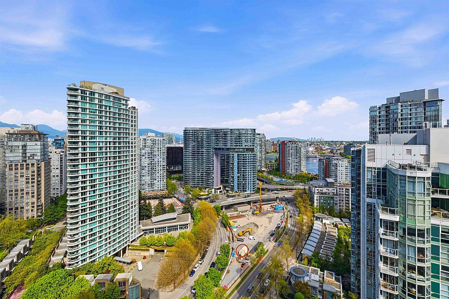 2908 193 Aquarius Mews Vancouver, BC - 30