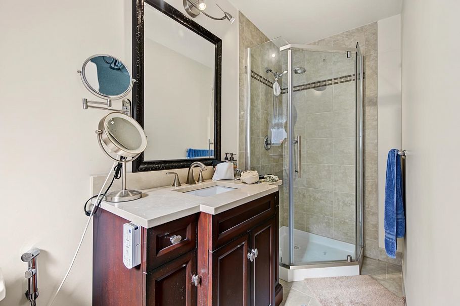 1090 E 35th Avenue Vancouver, BC - 12