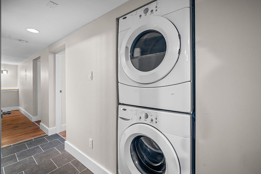 3183 Adanac Street Vancouver, BC - 37