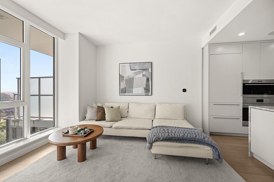 602 7418 Paulson Street Vancouver, BC - 3