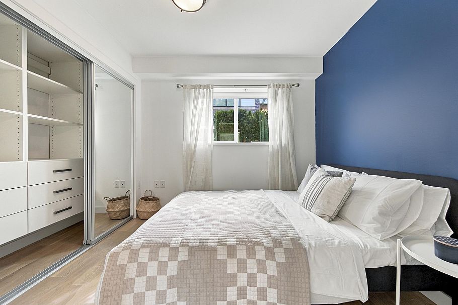 357 E 16th Avenue Vancouver, BC - 11