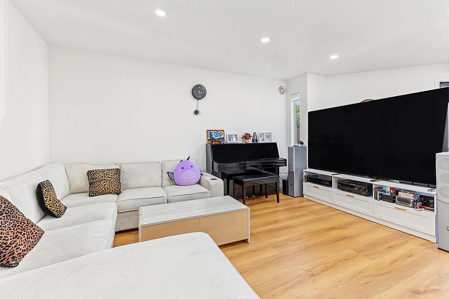 302 3638 Rae Avenue Vancouver, BC - 19