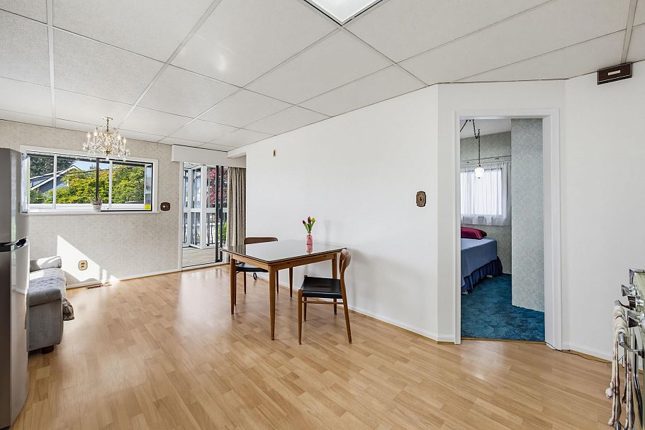 3587 Triumph Street Vancouver, BC - 16