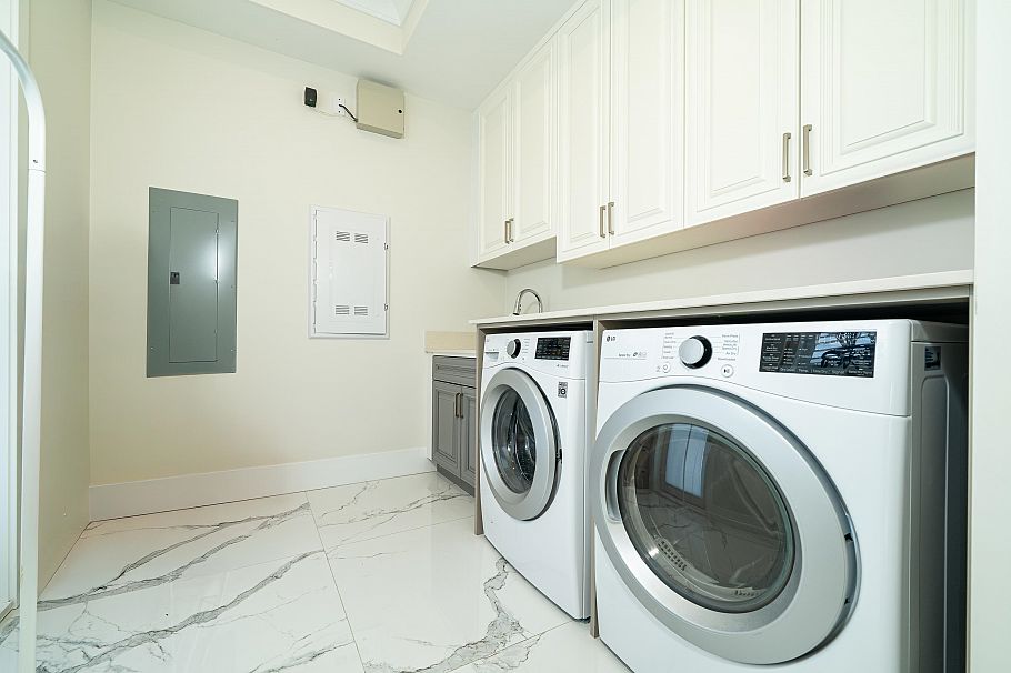 1048 Handsworth Road North Vancouver, BC - 30
