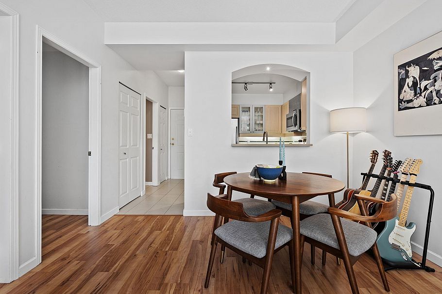 307 3600 Windcrest Drive North Vancouver, BC - 16