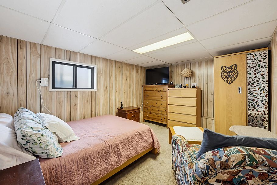 3587 Triumph Street Vancouver, BC - 28
