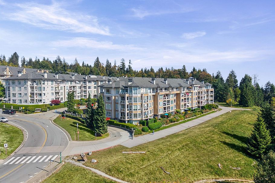 521 3629 Deercrest Drive North Vancouver, BC - 14