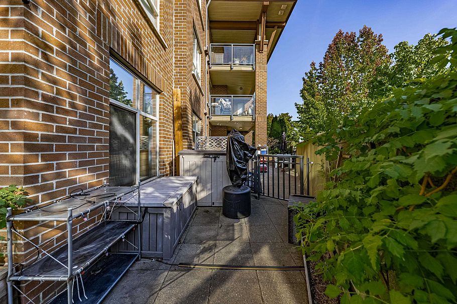 107 1633 Mackay Avenue North Vancouver, BC - 30