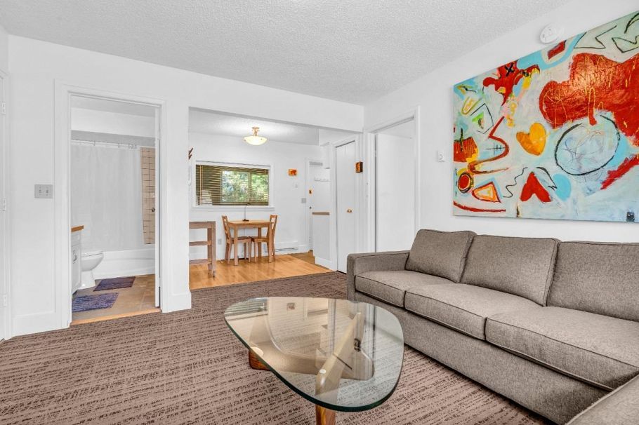 2575 W 3rd Avenue Vancouver, BC - 5