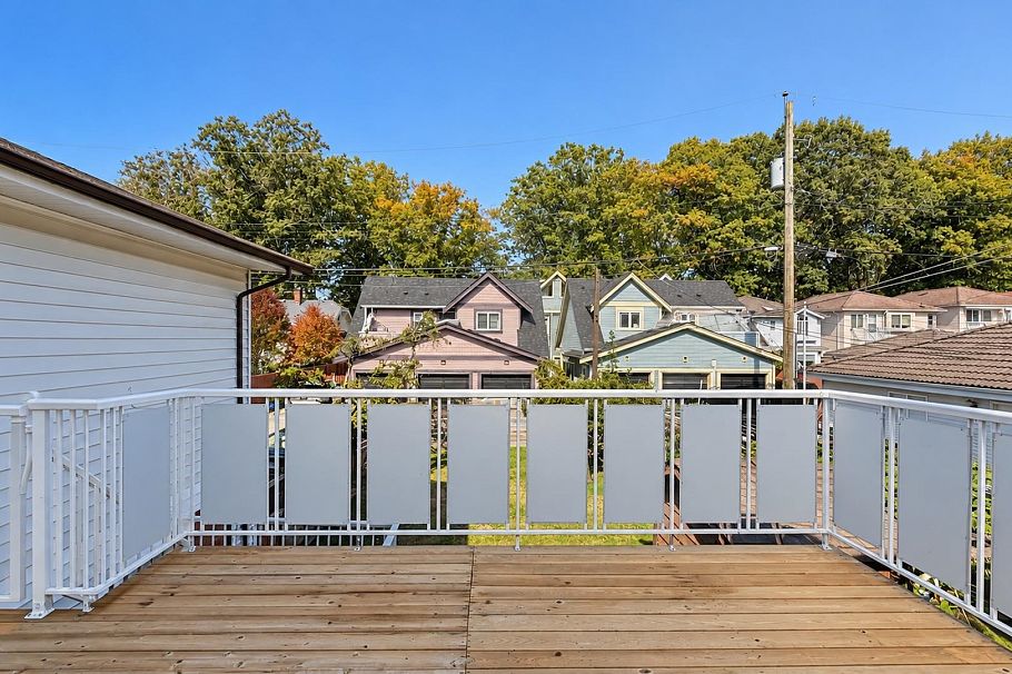 1025 E 22nd Avenue Vancouver, BC - 4