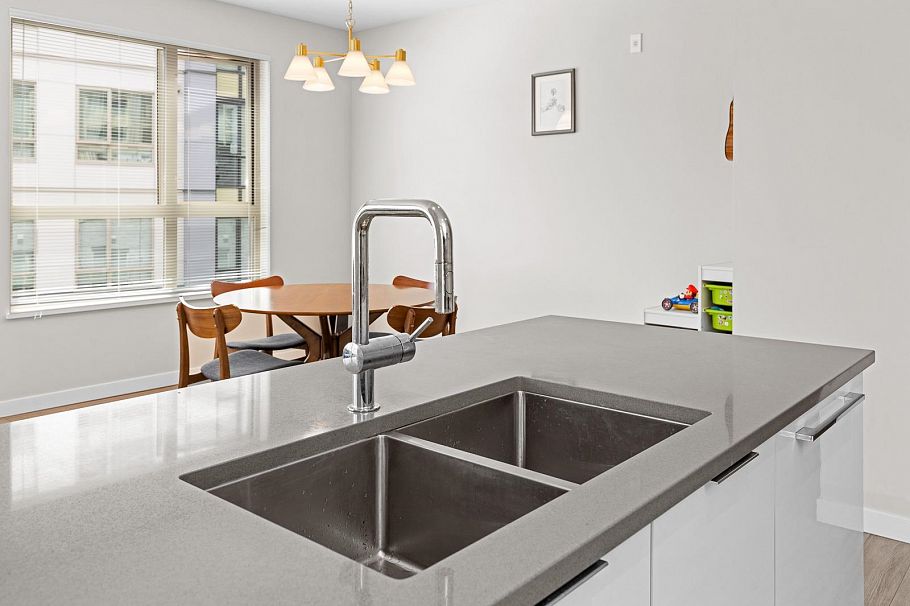 212 2663 Library Lane North Vancouver, BC - 15