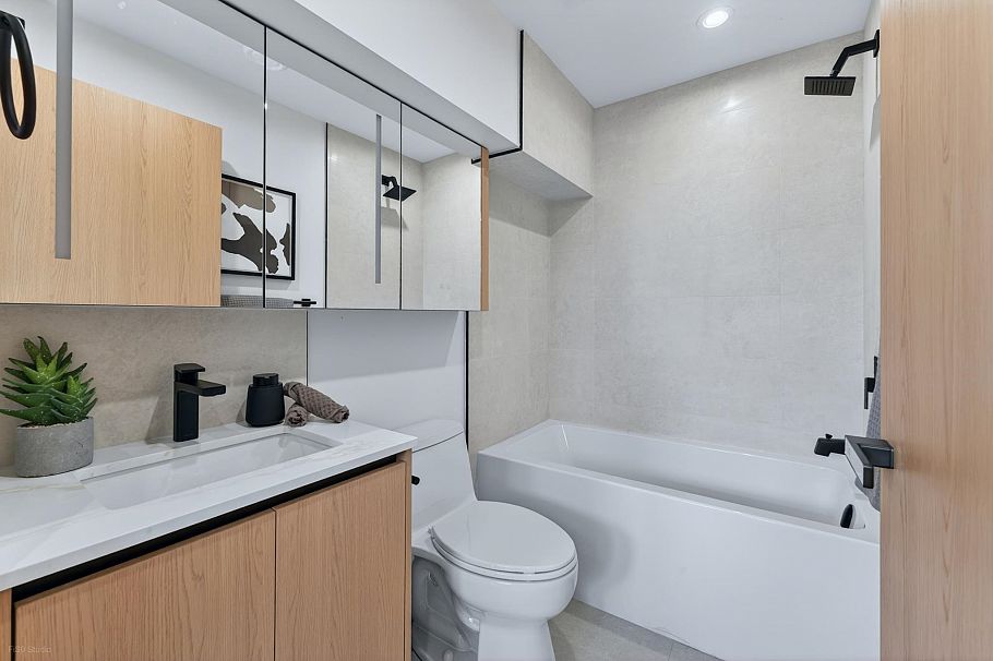 2 1495 E 58th Avenue Vancouver, BC - 19