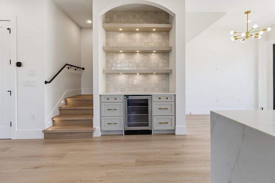 3290 E 48th Avenue Vancouver, BC - 3