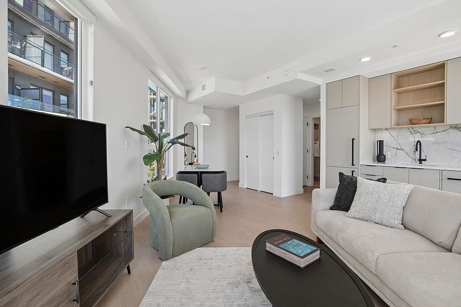 204 333 St. Davids Avenue North Vancouver, BC - 6