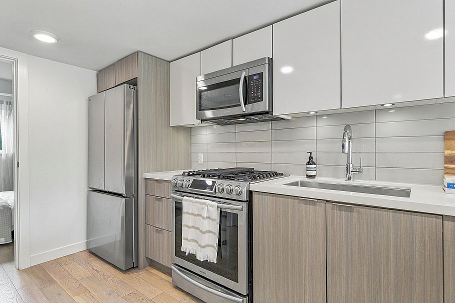 357 E 16th Avenue Vancouver, BC - 10