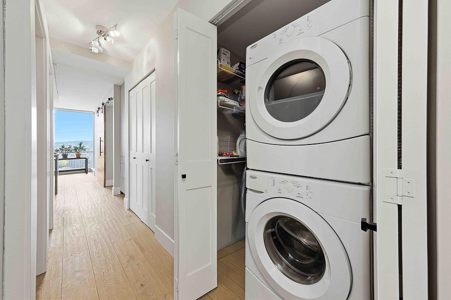 2908 193 Aquarius Mews Vancouver, BC - 26