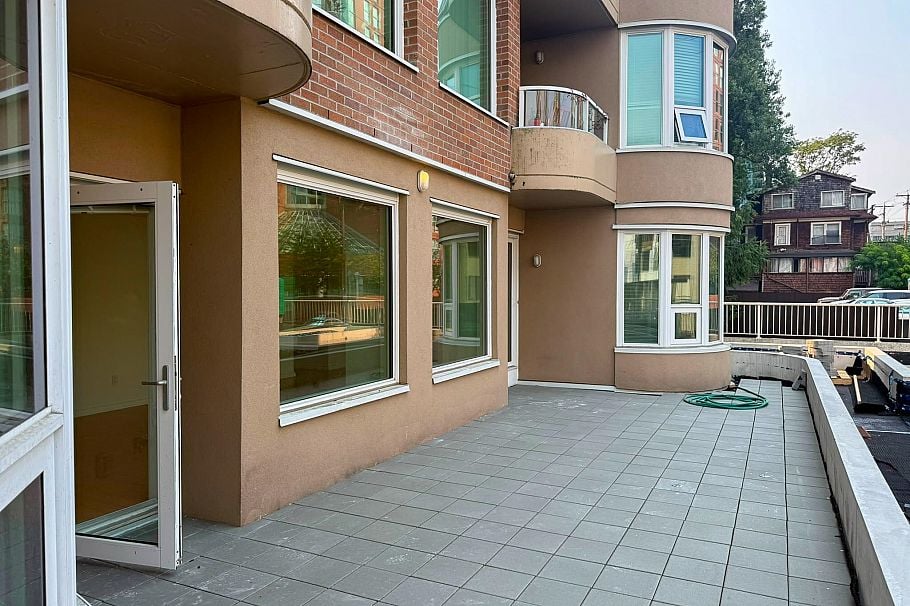 101 1845 Robson Street Vancouver, BC - 1