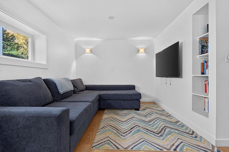 2218 E 11th Avenue Vancouver, BC - 22