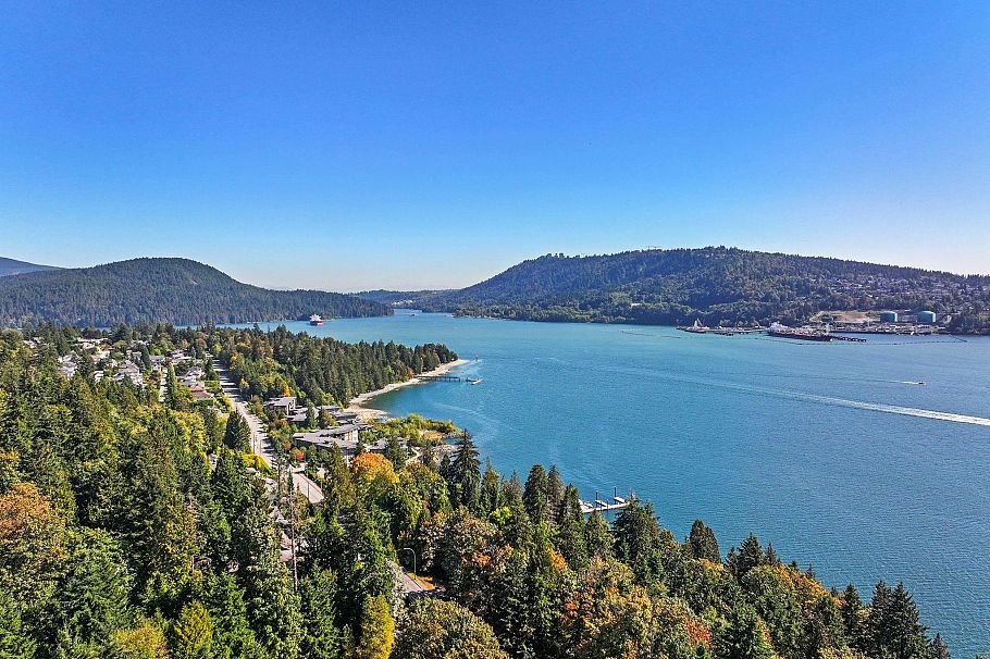 307 3600 Windcrest Drive North Vancouver, BC - 31