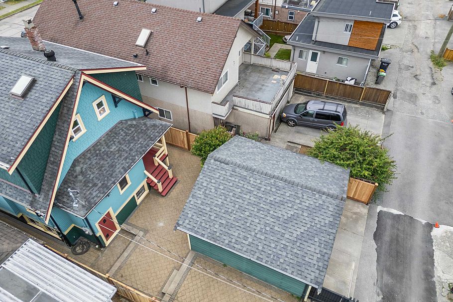 3183 Adanac Street Vancouver, BC - 5