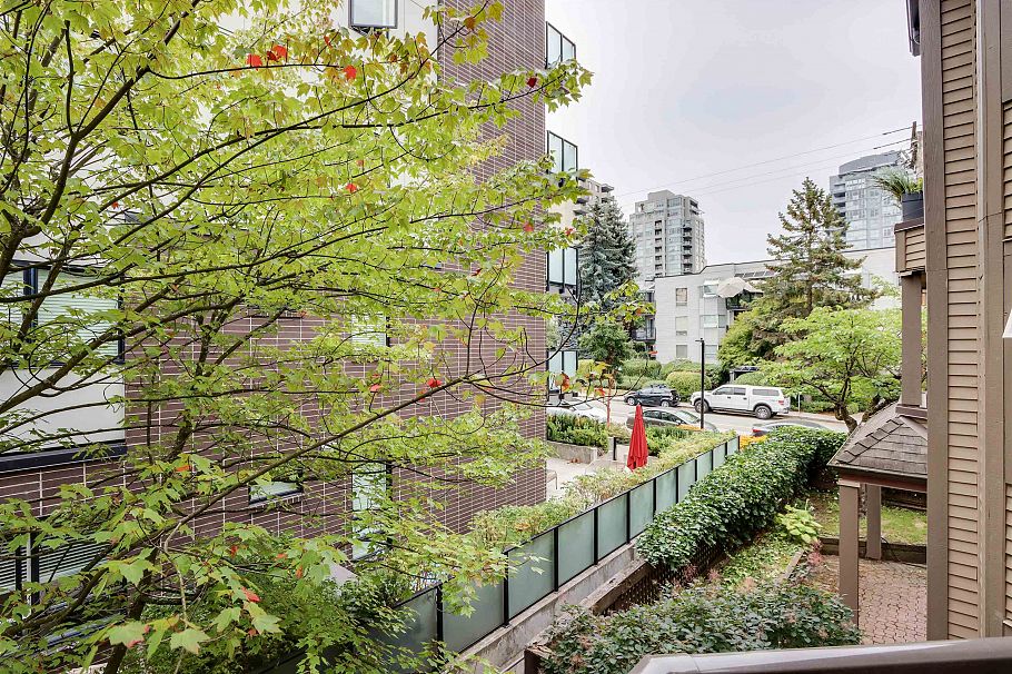 205 1535 Chesterfield Avenue North Vancouver, BC - 20