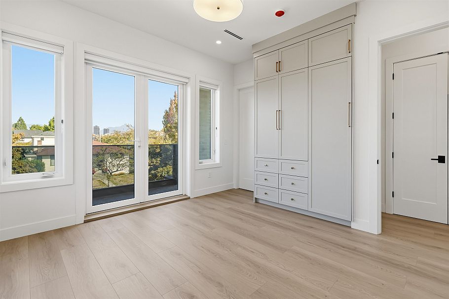 3290 E 48th Avenue Vancouver, BC - 19
