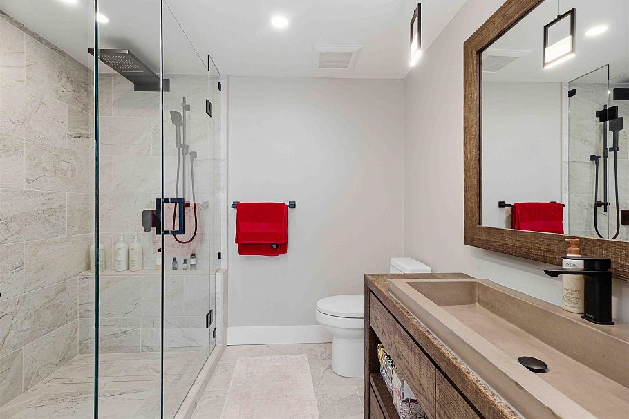 2908 193 Aquarius Mews Vancouver, BC - 22