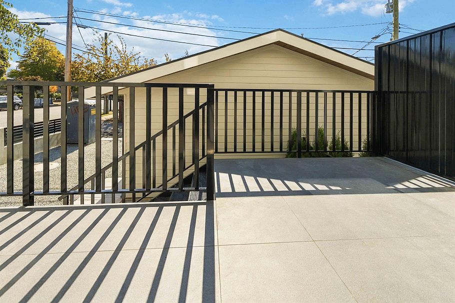 6425 Doman Street Vancouver, BC - 30