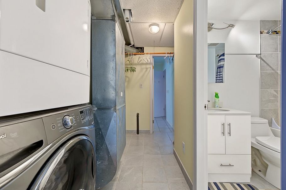 1090 E 35th Avenue Vancouver, BC - 20