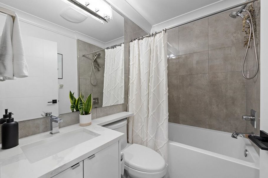5867 Battison Street Vancouver, BC - 22