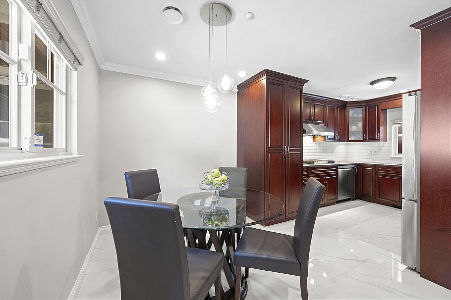 1252 E 11th Avenue Vancouver, BC - 9