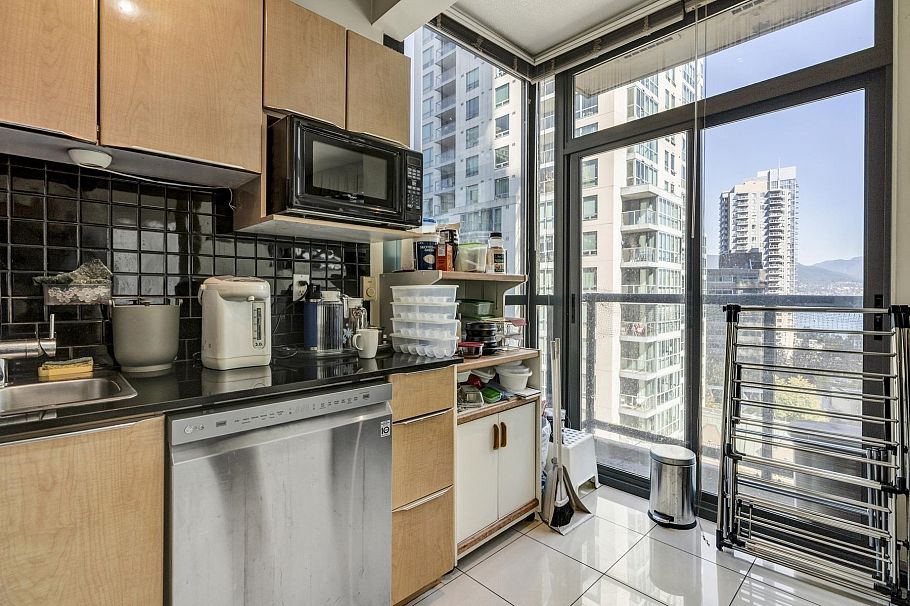 607 1239 W Georgia Street Vancouver, BC - 17