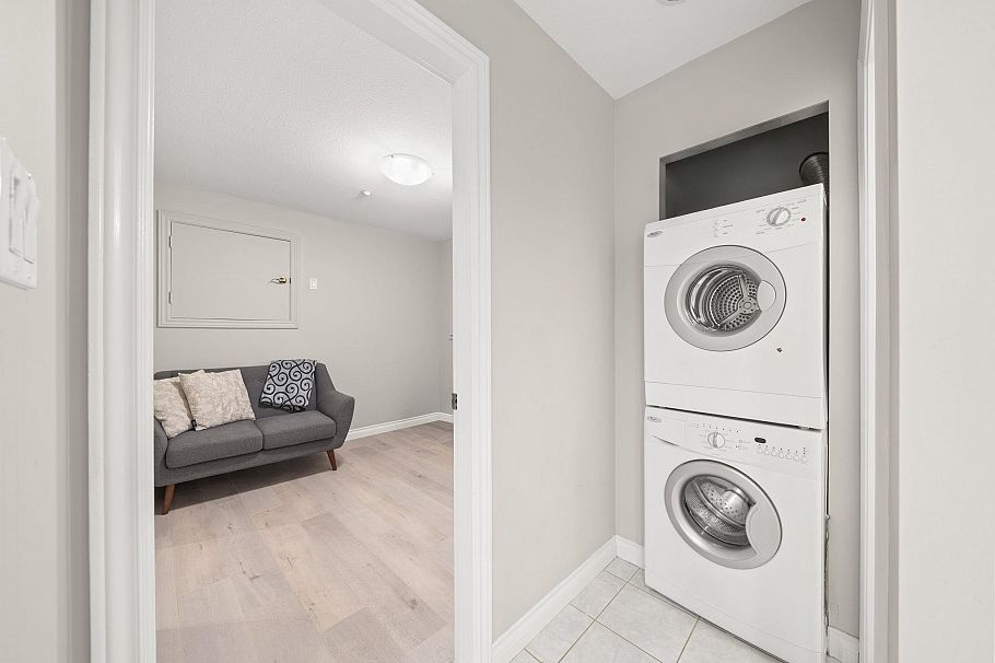 1252 E 11th Avenue Vancouver, BC - 24