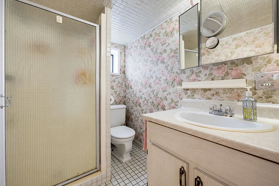 3587 Triumph Street Vancouver, BC - 30