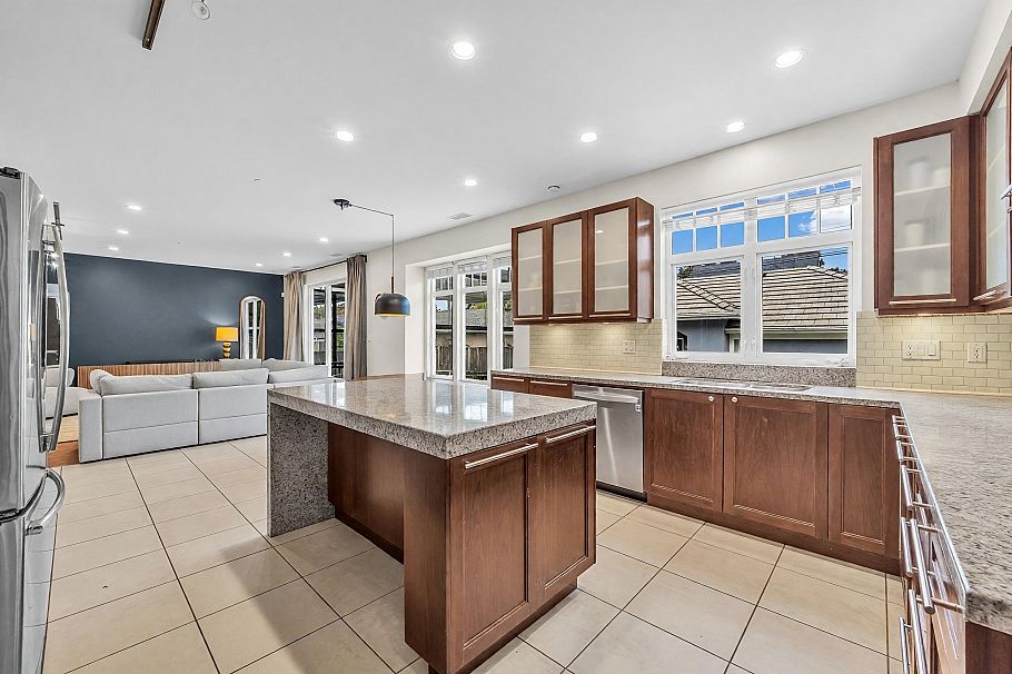 2483 W 22nd Avenue Vancouver, BC - 14