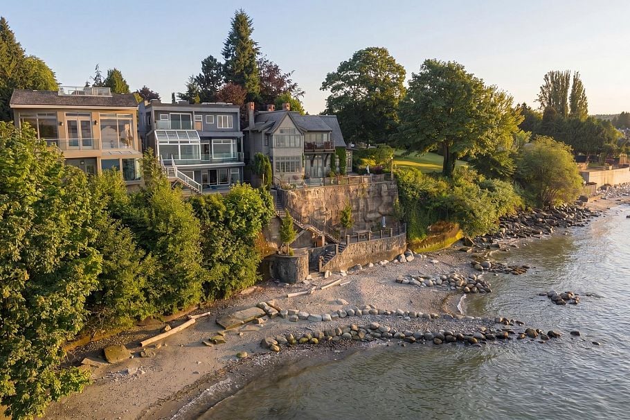 2711 Point Grey Road Vancouver, BC - 2