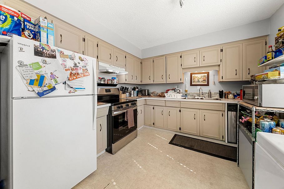 140-142 St. Patricks Avenue North Vancouver, BC - 21