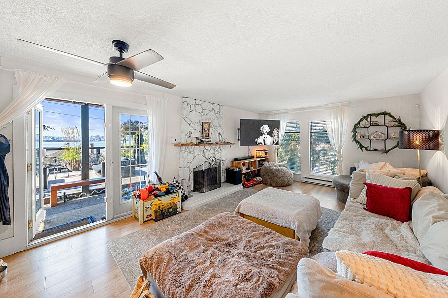 140-142 St. Patricks Avenue North Vancouver, BC - 10