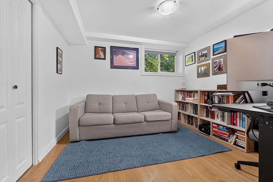 2218 E 11th Avenue Vancouver, BC - 30