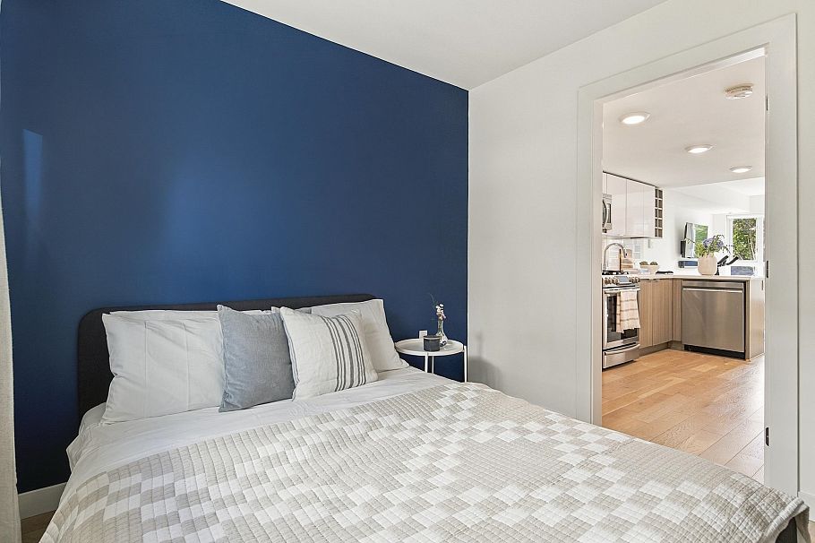 357 E 16th Avenue Vancouver, BC - 13