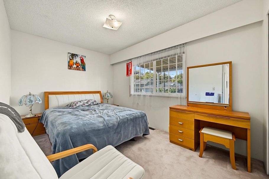 1090 E 35th Avenue Vancouver, BC - 14